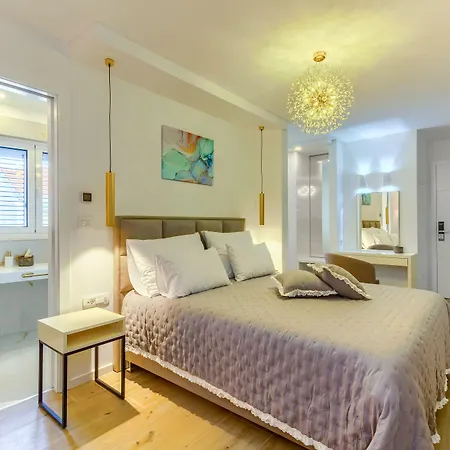 Irini Luxury Rooms-3